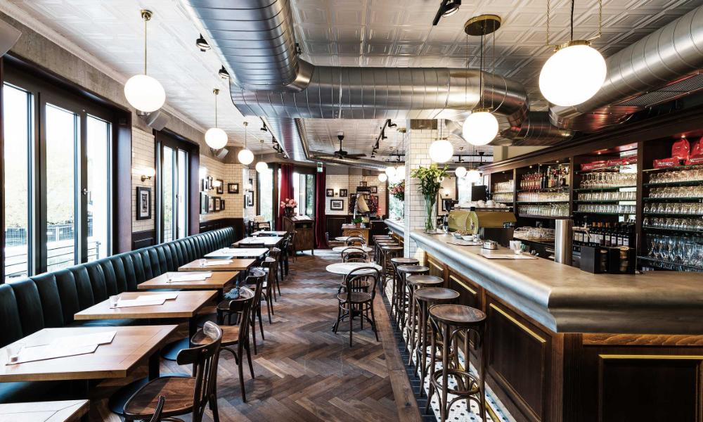 Smoked oak – color and character from within the wood Smoked oak – color and character from within the wood